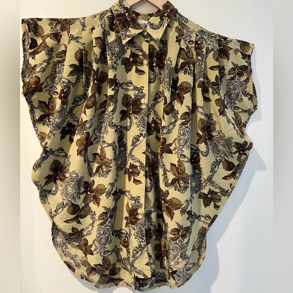 Bat shape printed blouse from Candy Japan size M
